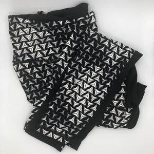VS SPORT BLACK AND WHITE KNOCKOUT LEGGINGS